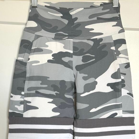 NWOT Bombshell Camo Print Striped Sport Pants Women’s Size Small - Picture 7 of 10
